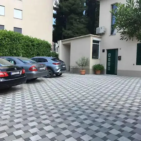 Temple L 3 - Private Parking Spot Appartamento